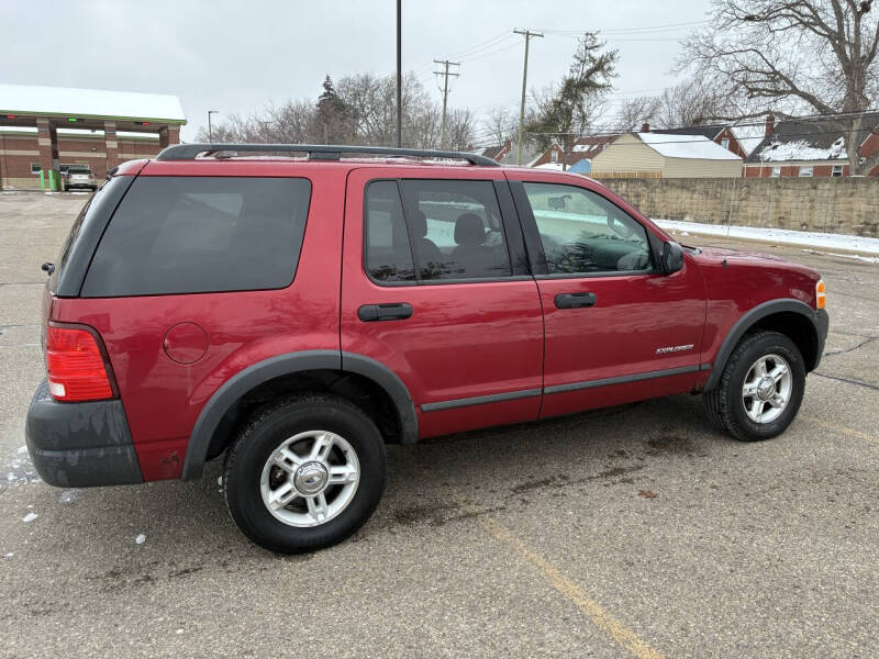 2004 Ford Explorer XLS