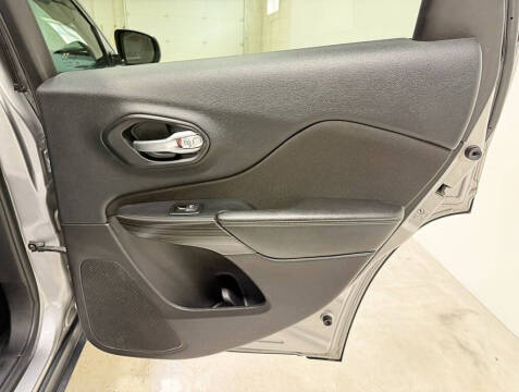 2016 Jeep Cherokee Sport