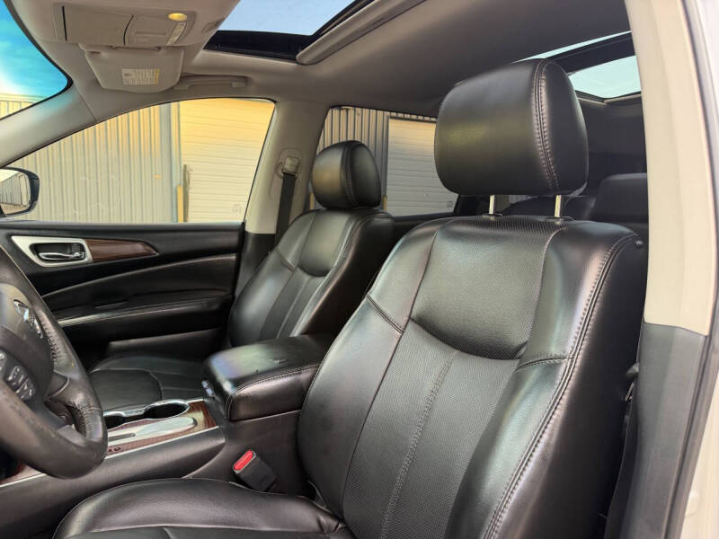 2017 Nissan Pathfinder Platinum