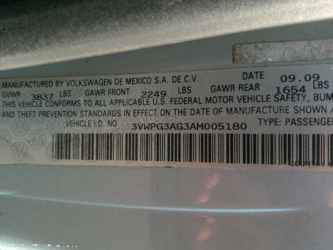 2010 Volkswagen New Beetle Base PZEV