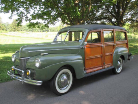 1942 Ford Deluxe