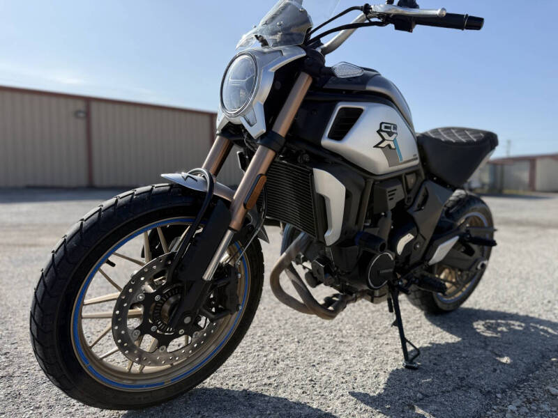 2022 CFMoto 700CL-X Sport