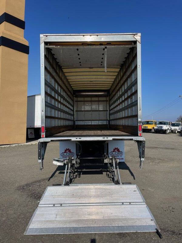 2019 Freightliner M2 106