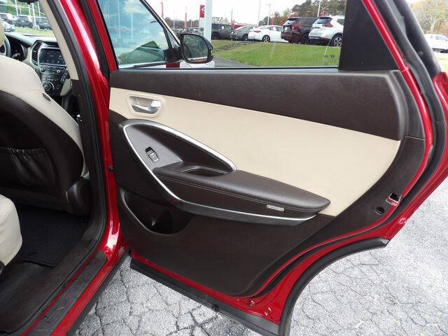 2017 Hyundai Santa Fe SE