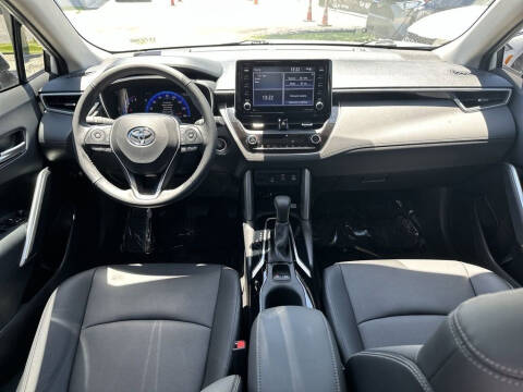 2022 Toyota Corolla Cross XLE