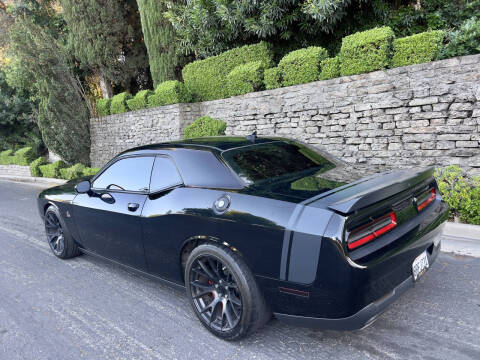 2016 Dodge Challenger 392 HEMI Scat Pack Shaker