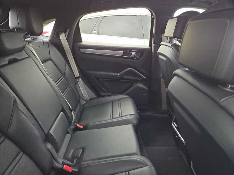 2023 Porsche Cayenne Coupe Platinum Edition