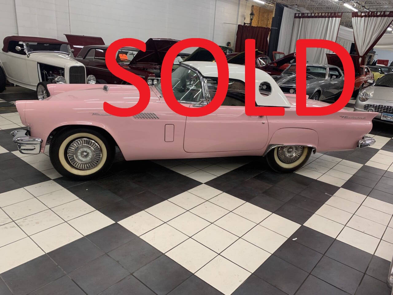 1957 Ford Thunderbird 2