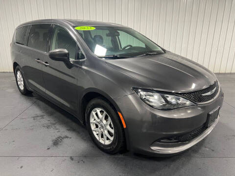 2022 Chrysler Voyager LX