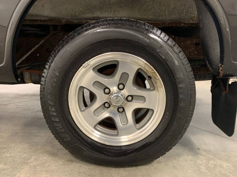 2004 Mazda B-Series B3000 SE