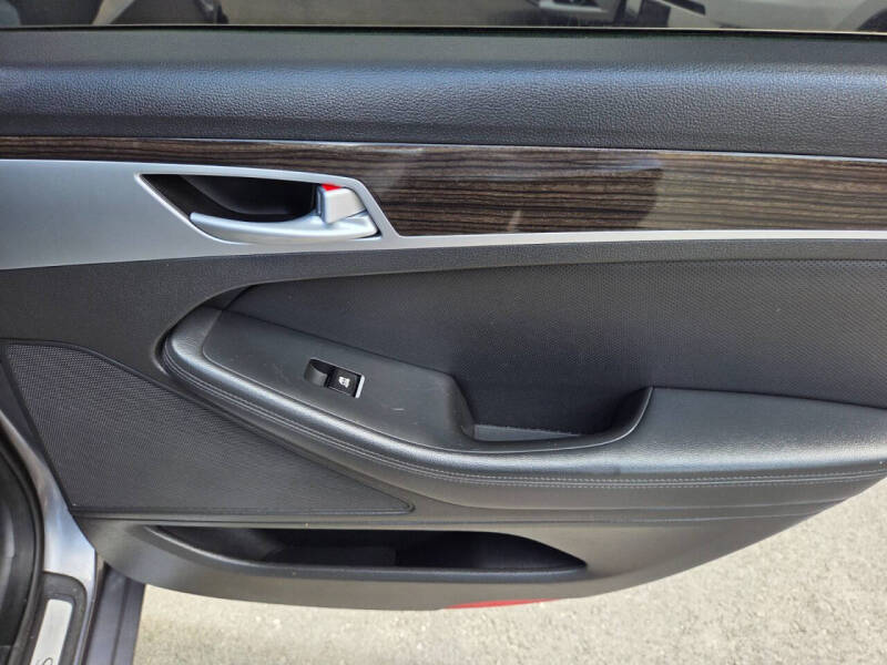 2015 Hyundai Genesis