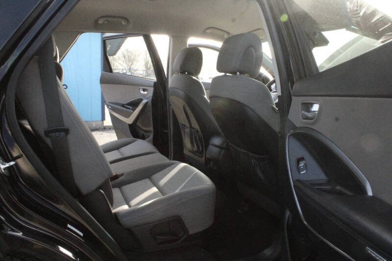 2017 Hyundai Santa Fe SE