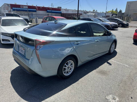 2017 Toyota Prius Two