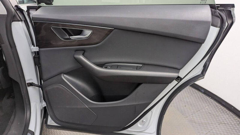 2022 Audi Q8 quattro Premium 55 TFSI