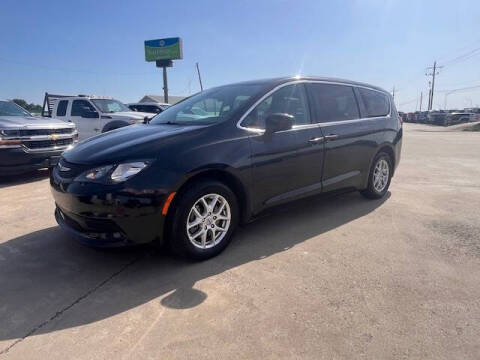 2022 Chrysler Voyager LX