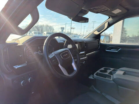 2024 GMC Sierra 1500 Elevation Standard