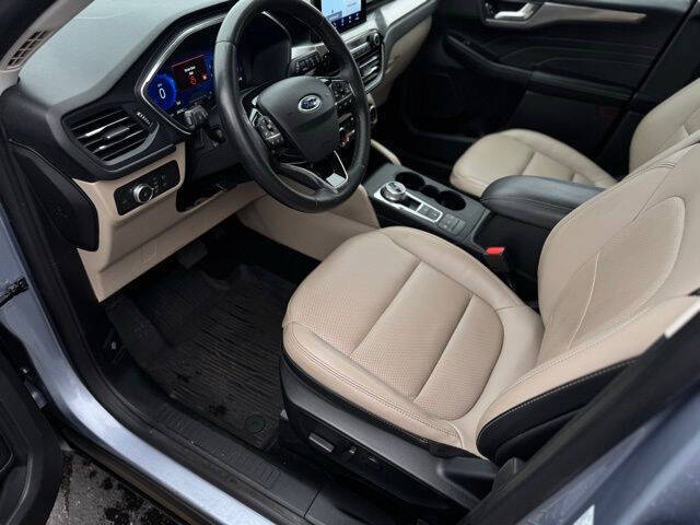 2022 Ford Escape Titanium