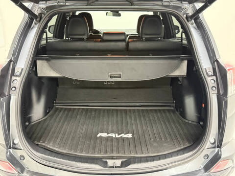 2017 Toyota RAV4 Hybrid SE