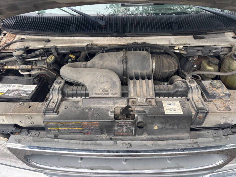 2000 Ford E-Series E-150