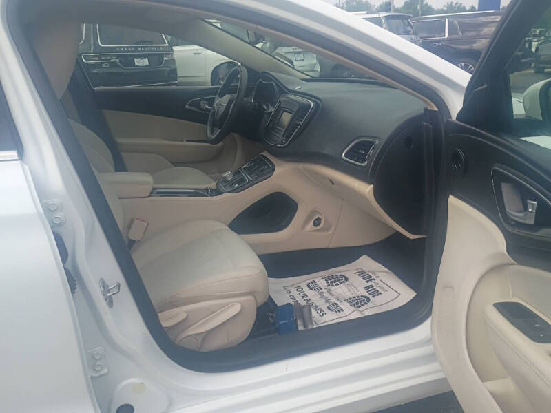 2016 Chrysler 200 Limited