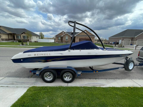 2001 Reinell 203