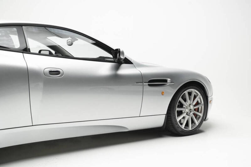 2005 Aston Martin V12 Vanquish S