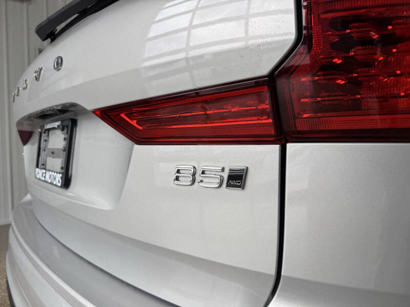 2024 Volvo XC60 B5 Core Dark Theme