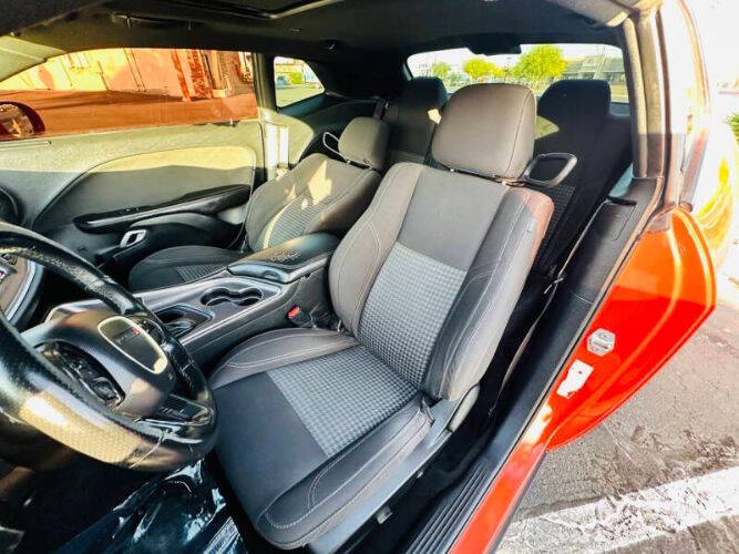 2018 Dodge Challenger SXT Plus