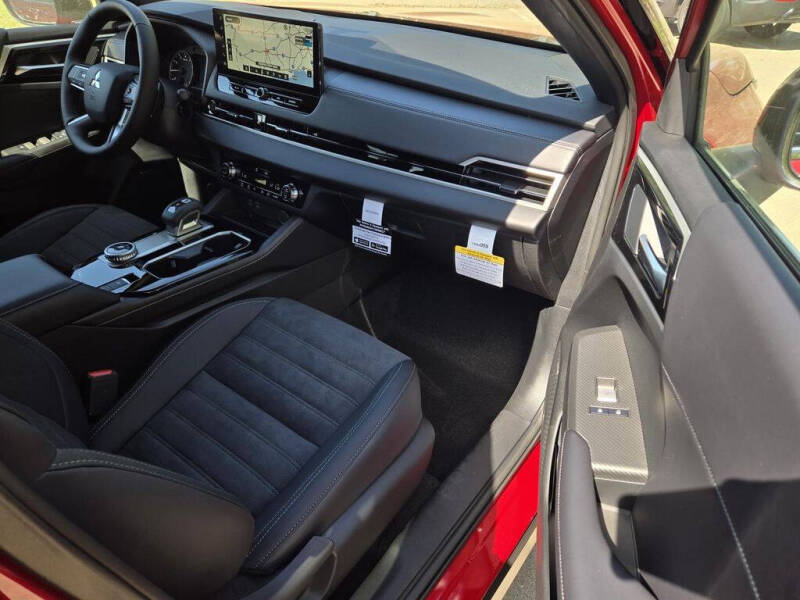 2026 Mitsubishi Outlander LE