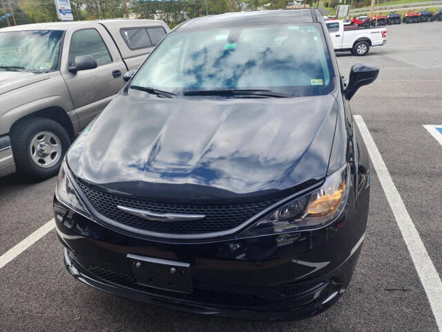 2022 Chrysler Voyager for sale at Auto Energy in Lebanon, VA