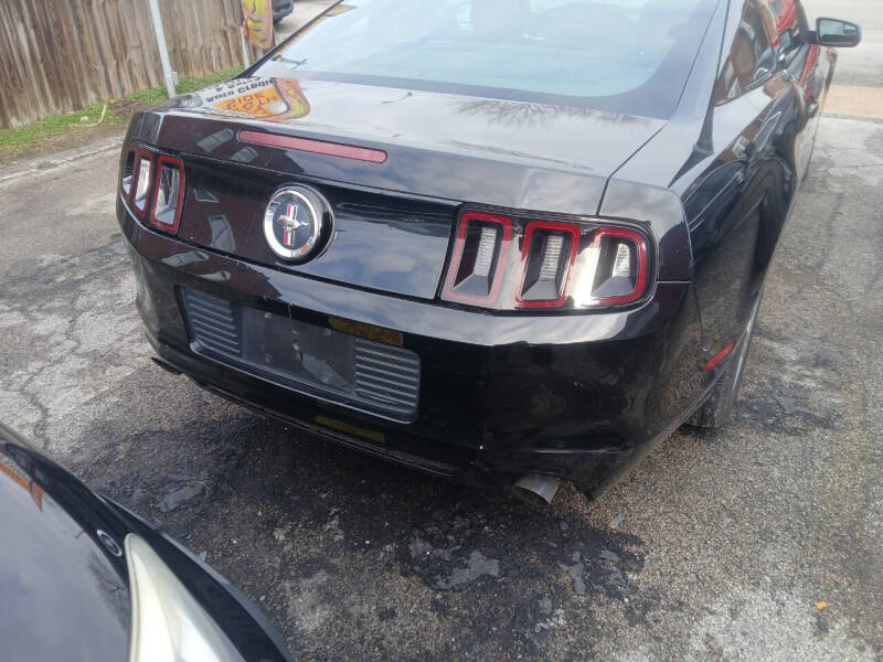 2014 Ford Mustang V6