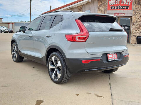 2026 Volvo XC40 B5 Plus