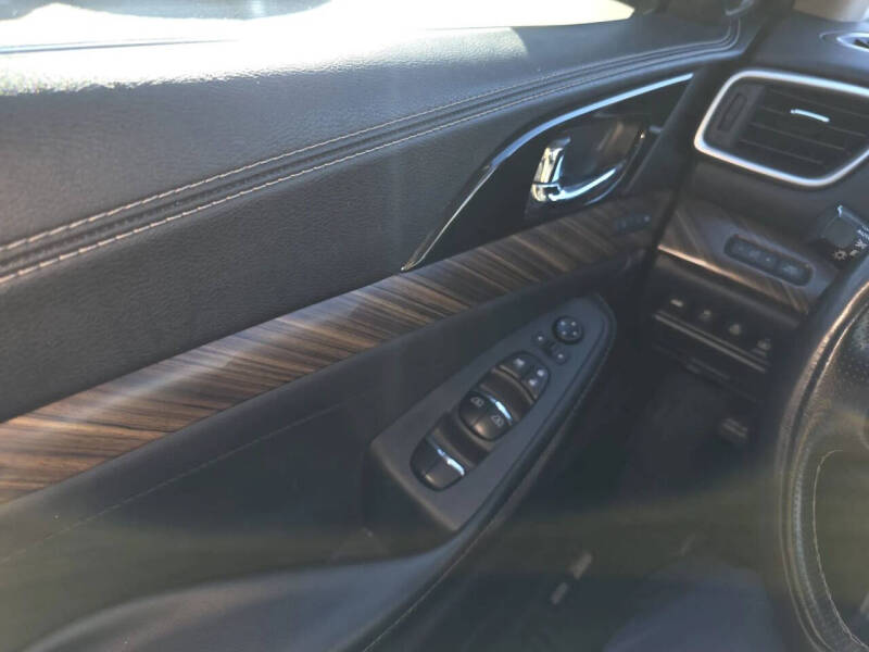 2017 Nissan Maxima Platinum