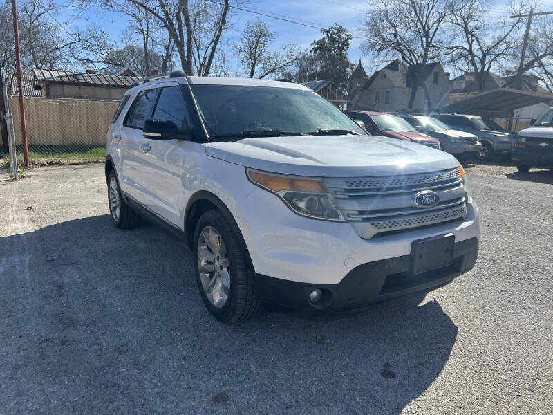 2013 Ford Explorer XLT's photo