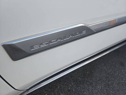 2017 Cadillac Escalade Platinum