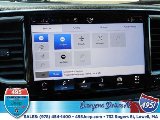 2026 Chrysler Pacifica Select