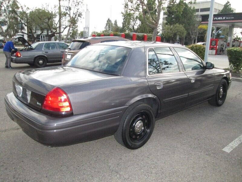 2011 Ford Crown Victoria Police photo 6