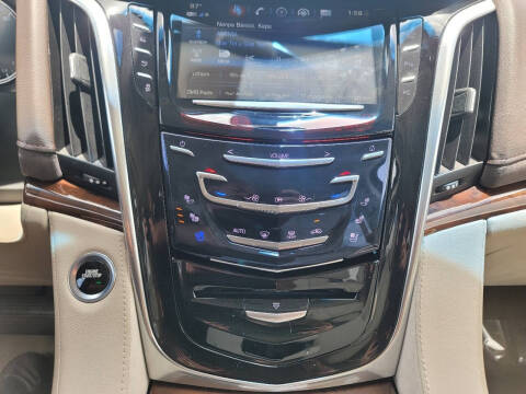 2017 Cadillac Escalade Standard