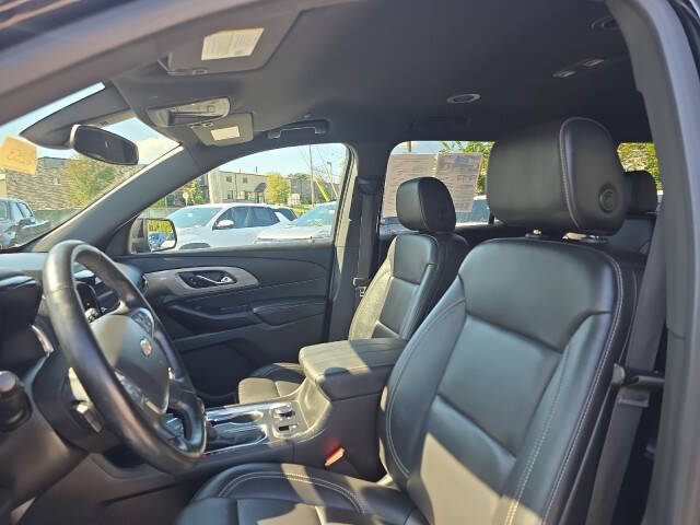 2023 Chevrolet Traverse LT Leather