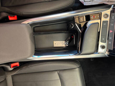 2021 Audi e-tron quattro Premium