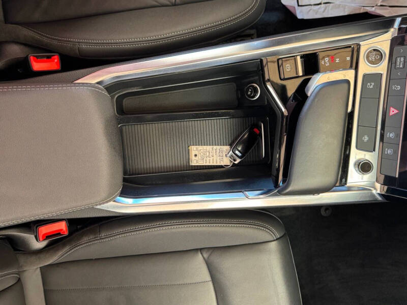 2021 Audi e-tron quattro Premium