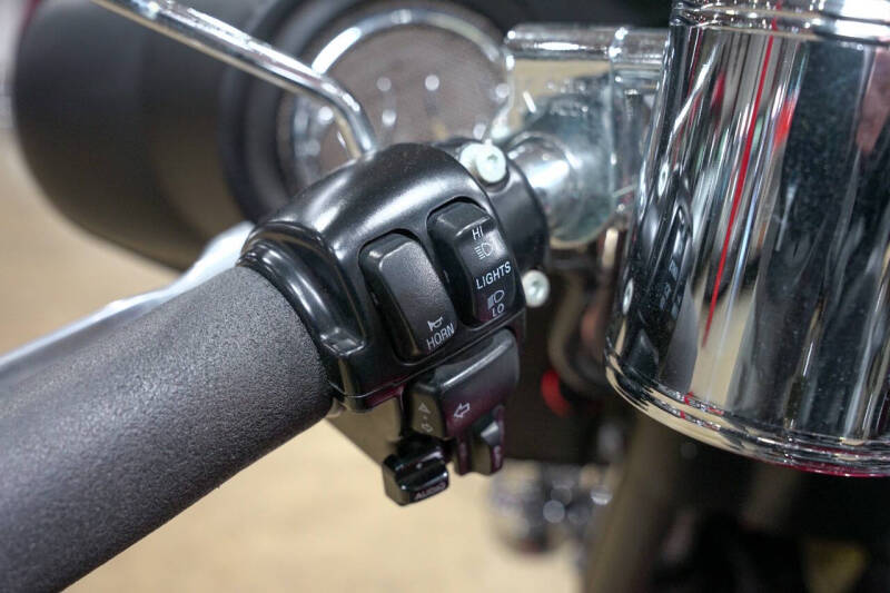 2003 Harley-Davidson FLH