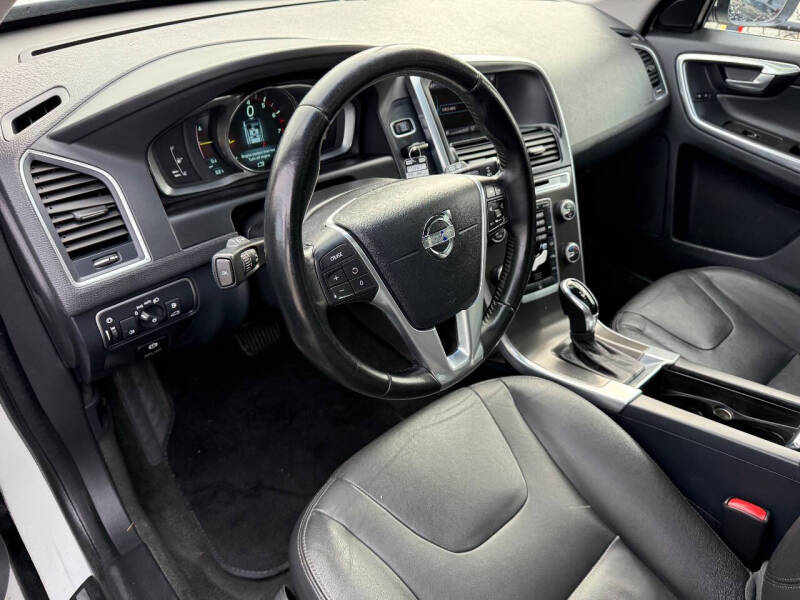 2015 Volvo XC60 T5 Drive-E Premier