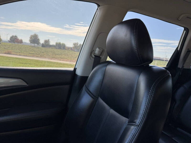 2019 Nissan Pathfinder SL