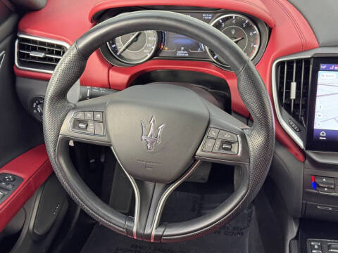 2023 Maserati Ghibli Modena Q4