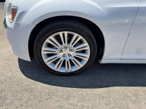 2012 Chrysler 300 Limited