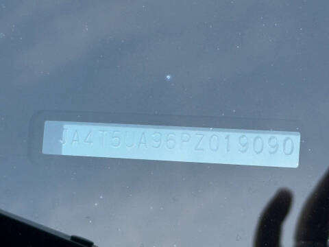 2023 Mitsubishi Outlander PHEV SE