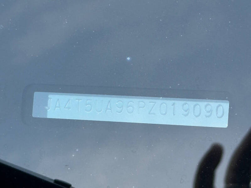 2023 Mitsubishi Outlander PHEV SE