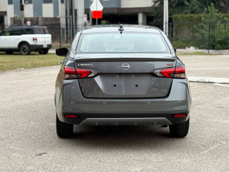 2025 Nissan Versa SR