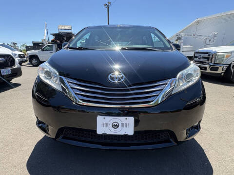 2017 Toyota Sienna XLE Premium 8-Passenger